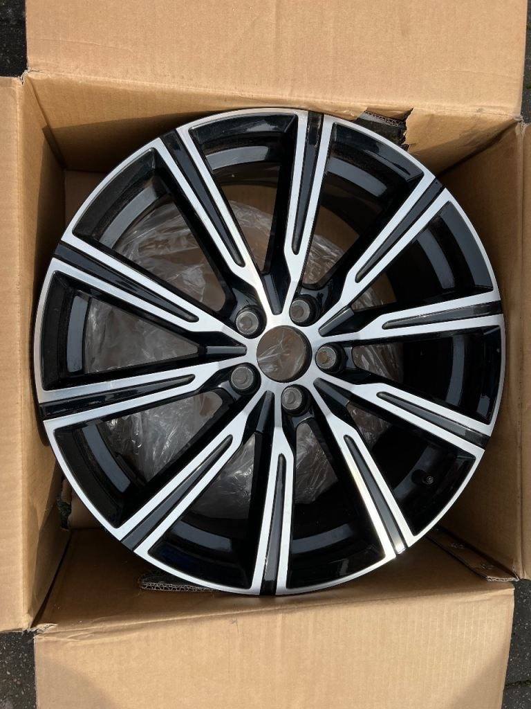 Volvo XC60 10 Spoke Wheel. 19” Quite respectable condition.