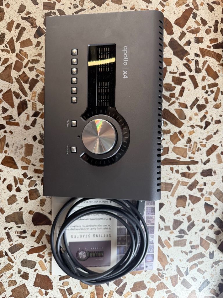 Universal Audio Apollo X4 - Generation 1 Version 