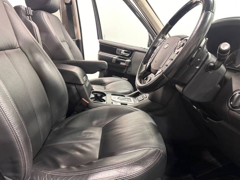 2016 Land Rover Discovery 4 3.0 SD V6 HSE Luxury SUV 5dr Diesel Auto 4WD Euro 6 (s/s) (256 bhp) E...