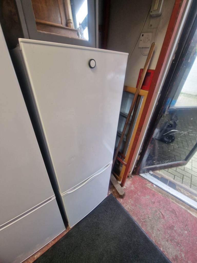 Fridge freezer £139 