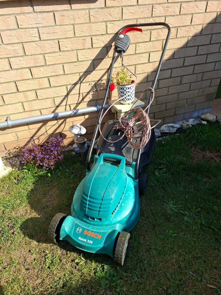 BOSCH ROTAK 320 ELECTRIC LAWNMOWER 