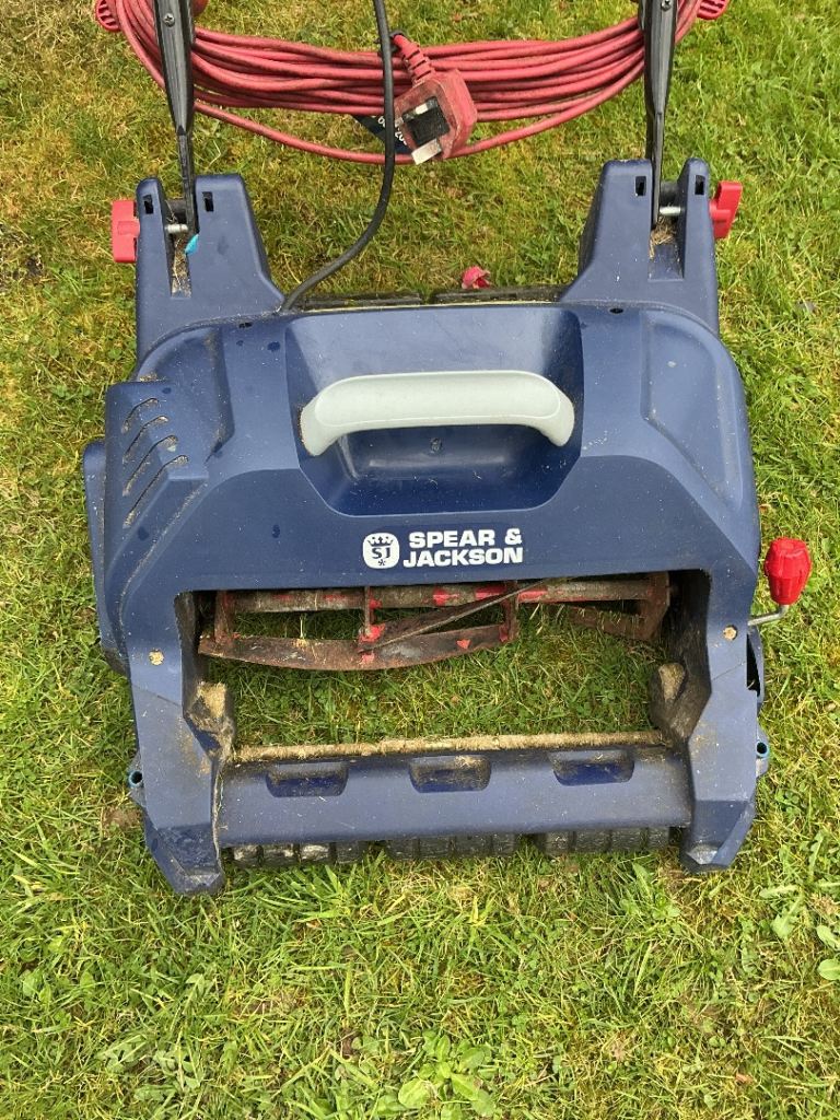 Electric lawnmower spear and jackson