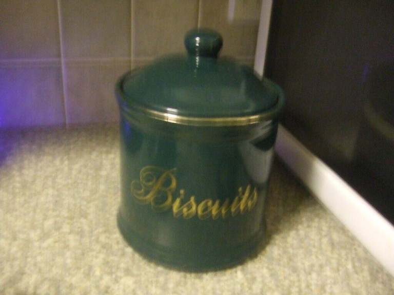 BISCUIT BARREL. GREEn TEA POT. SPOON TRAY. MATCHING.