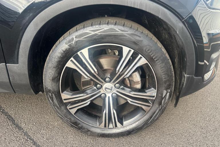  Volvo Xc40 2.0 B4 Mhev Inscription Pro Suv 5dr Petrol Hybrid Auto Euro 6 s/s