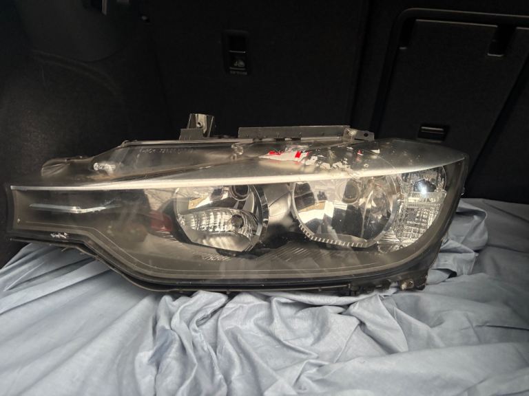 BMW 320d F30 headlight 