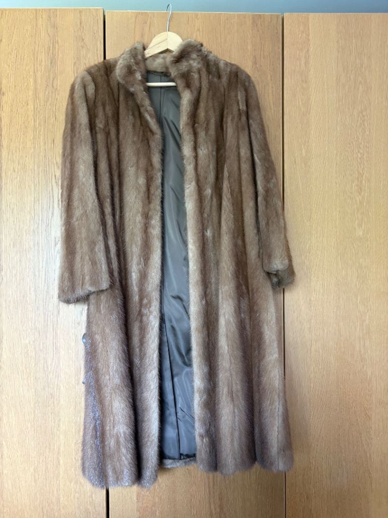 Lovely Brown  Fur Coat – Good Condition