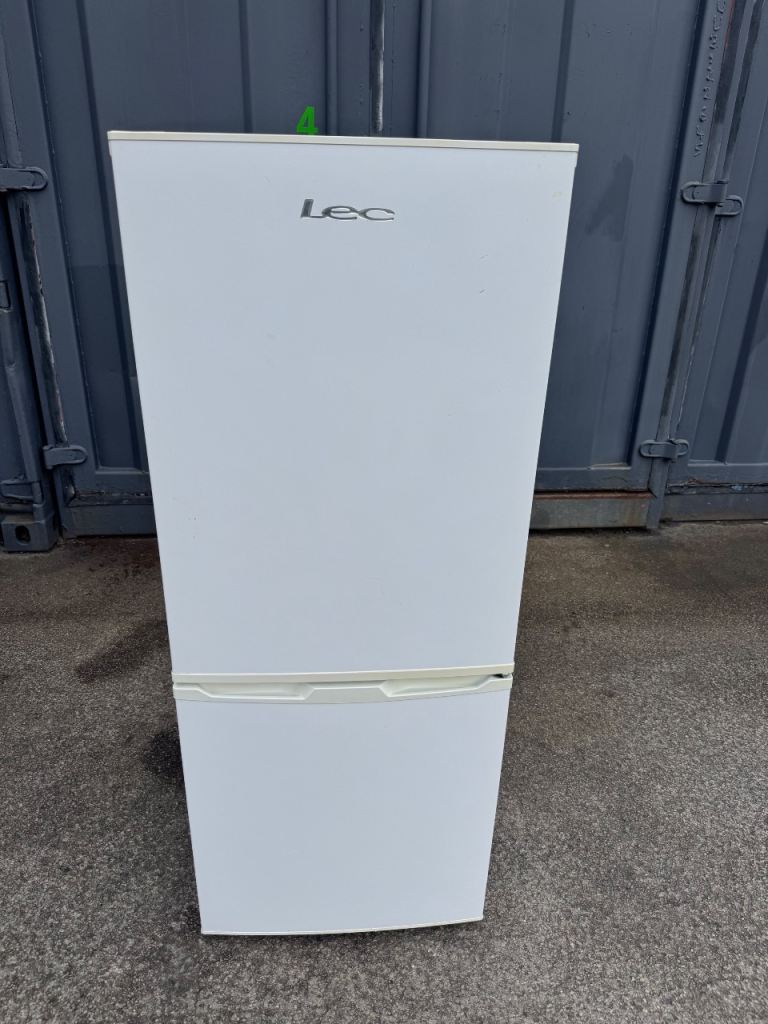 LEC Fridge Freezer 140cm