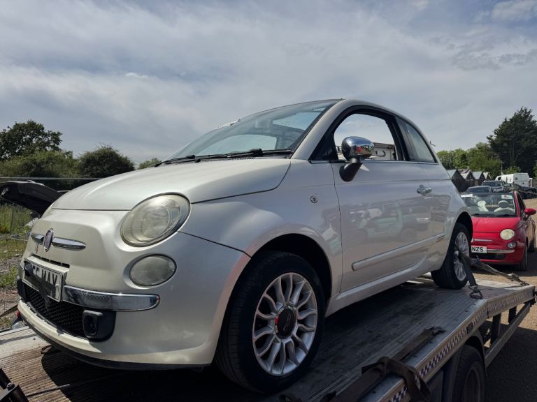 Fiat 500 1.2 2012 pearl white BREAKING FOR PARTS 