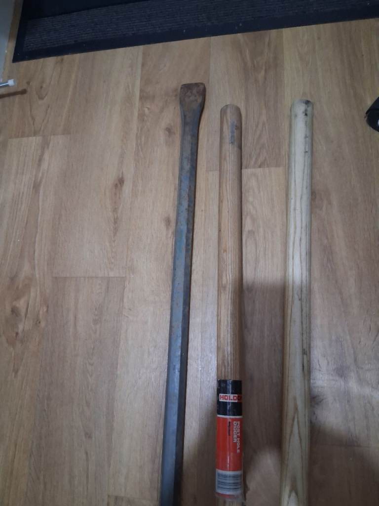 Post Hole Digger with steal bar