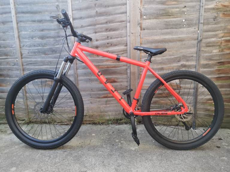 CALIBRE MOUNTAIN BIKE 27.5"WHEELS LIKE NEW 