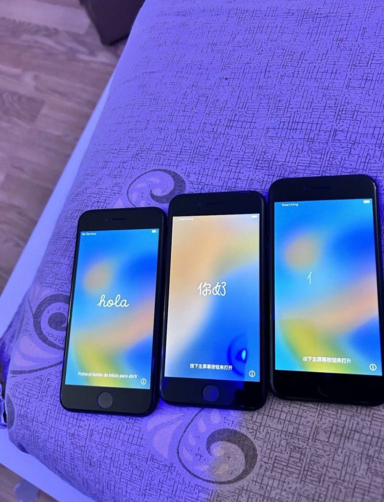 Apple iPhone SE (3rd Generation, 5G, 64GB) Unlocked Smartphone Midnight Black