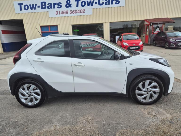 2024 Toyota Aygo Cross motorhome towcar braked a frame tow car