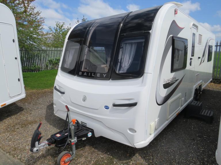 Bailey Unicorn Pamplona Black Edition Island Bed Twin Axle