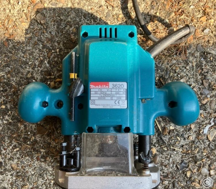 Router 110V Makita 3620 860W