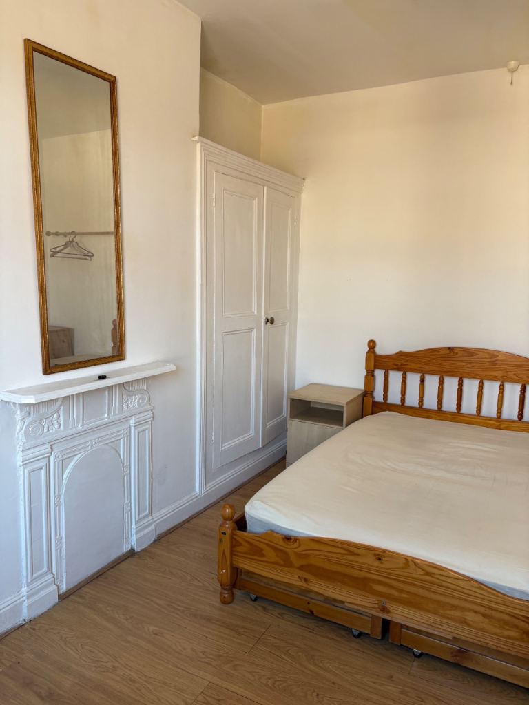 Room to let 