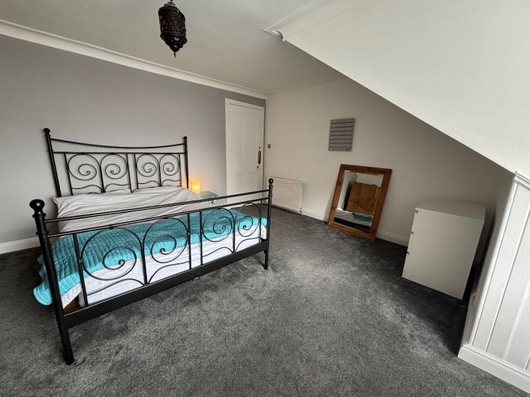 Stunning, fully furnished double room in Dennistoun City Centre flat 