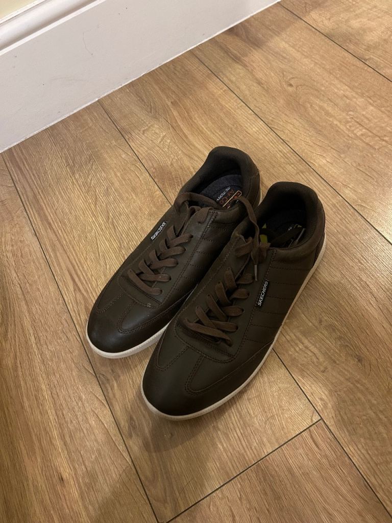 Men’s sketchers trainees 