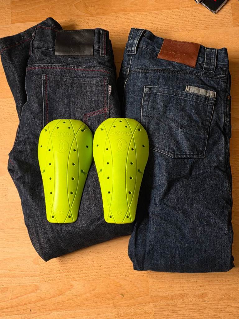 Bull-it motorbike jeans (2 pairs) + covec knee pads