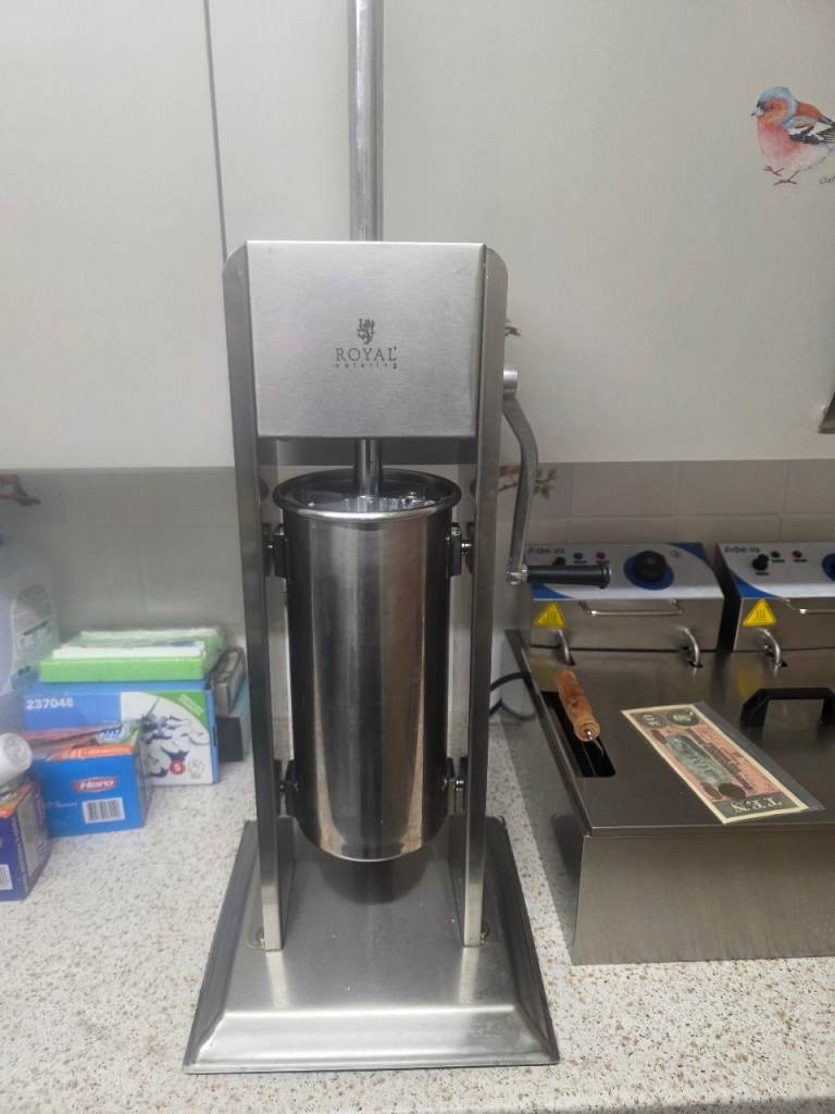 Royal catering Sausage maker