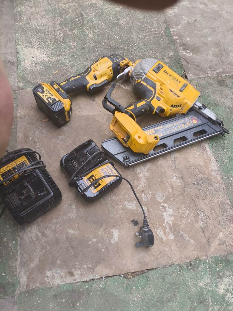 Selling DeWalt kit