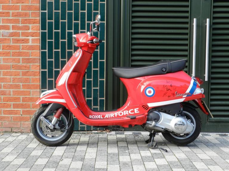 Piaggio Vespa S 125 Red Arrows Special Edition