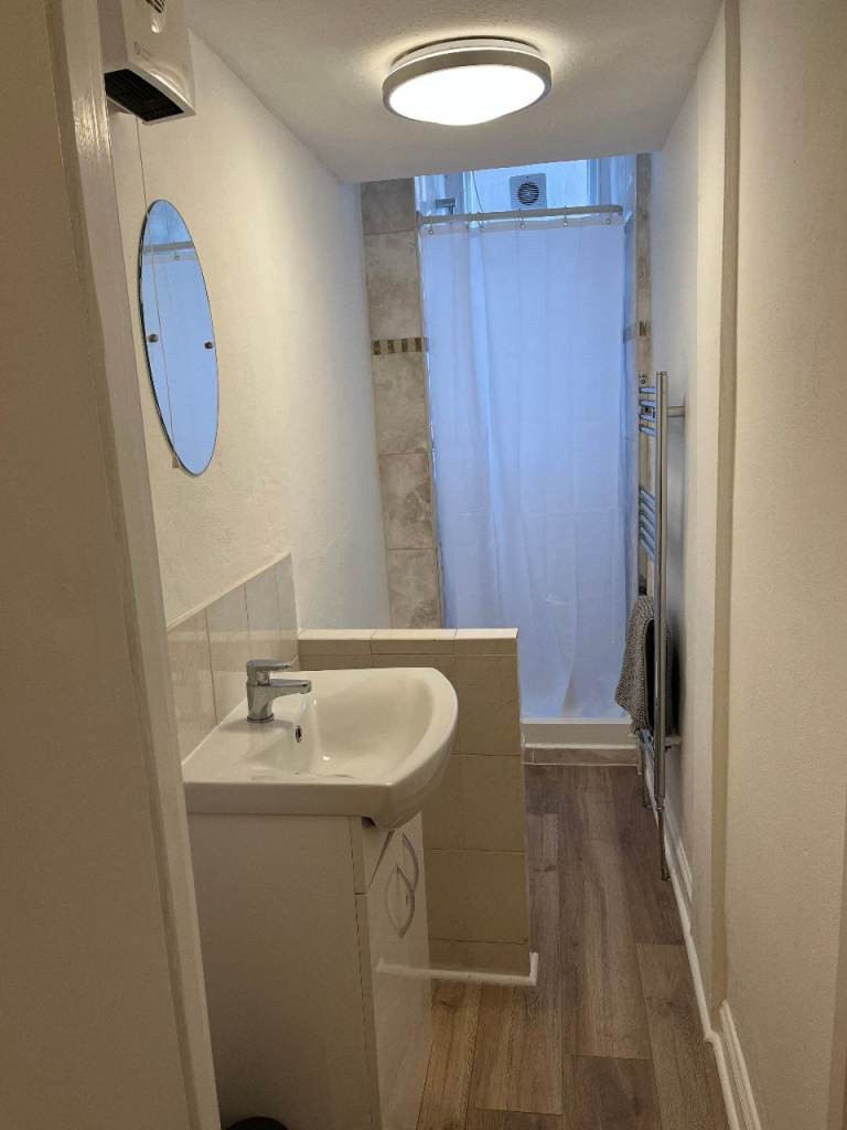 Fresh & Sunny Furnished One Bed Flat At The Shore/Leith, Edinburgh