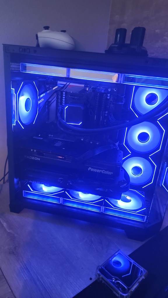 High-End Gaming PC with Ryzen 7 5800x, RX9070XT, 32GB RAM