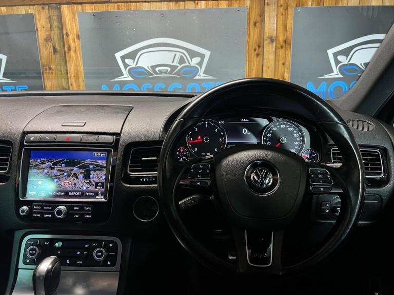 2017 Volkswagen Touareg 3.0 TDI V6 BlueMotion Tech R-Line Tiptronic 4WD Euro 6 (s/s) 5dr ESTATE D...