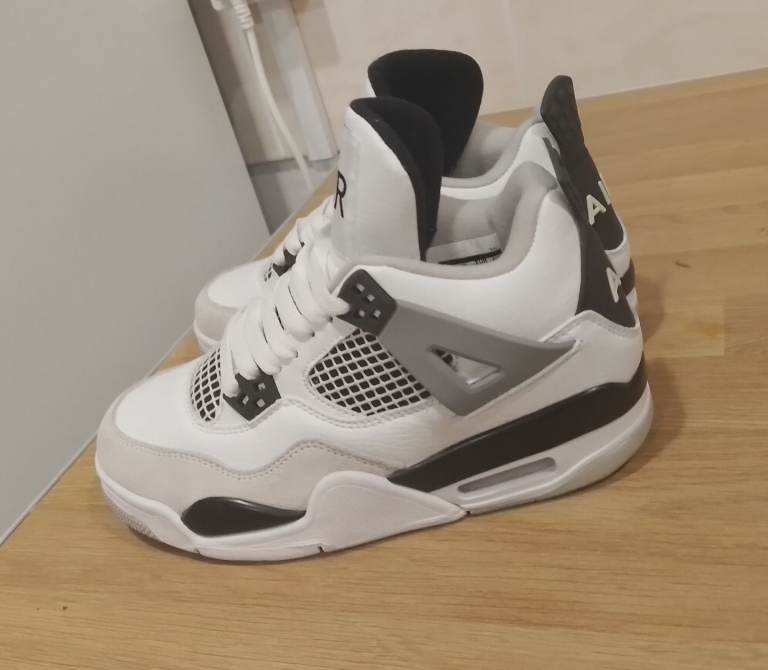 Jordan 4 