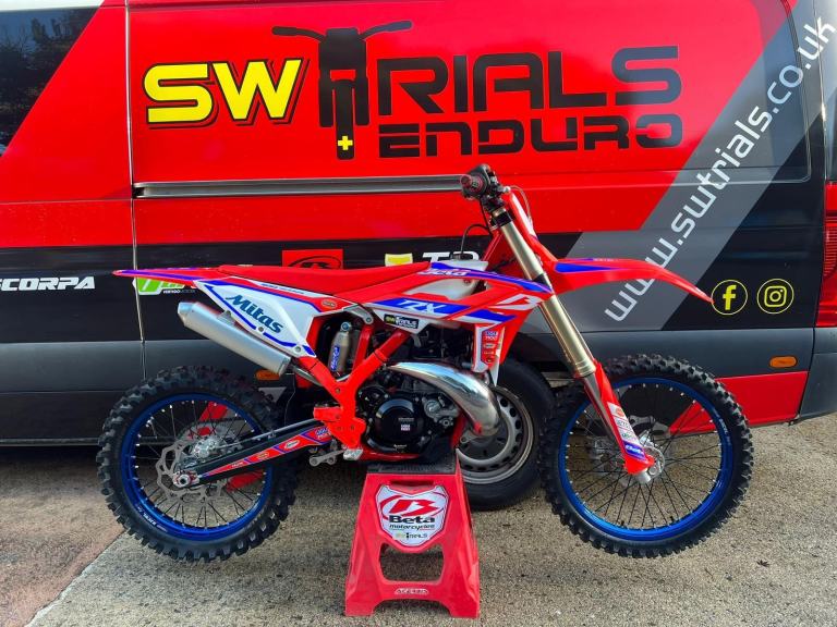 2025 Beta RX 2T 300cc Motocross/Enduro Bike - Top Spec 2-Stroke Off-Road Fun MX