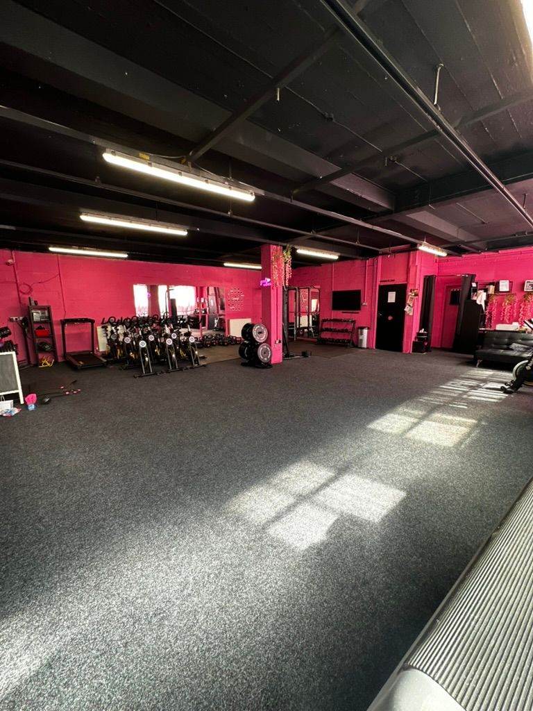 WORKSHOPS & OFFICES S3 & S4 - Our units  are great for workshops, offices, Showroom or storage. 