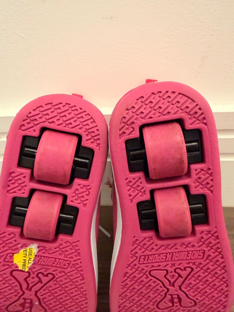 Heelys Roller Shoes Pink - UK Size 11