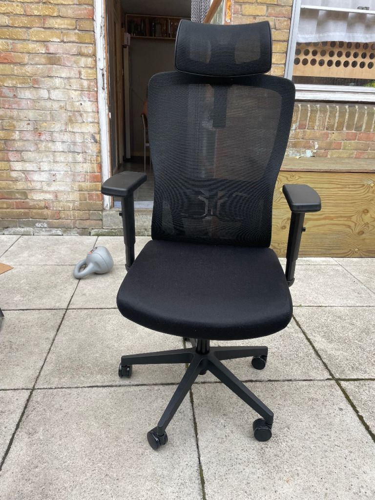 Comfortable desk chair 