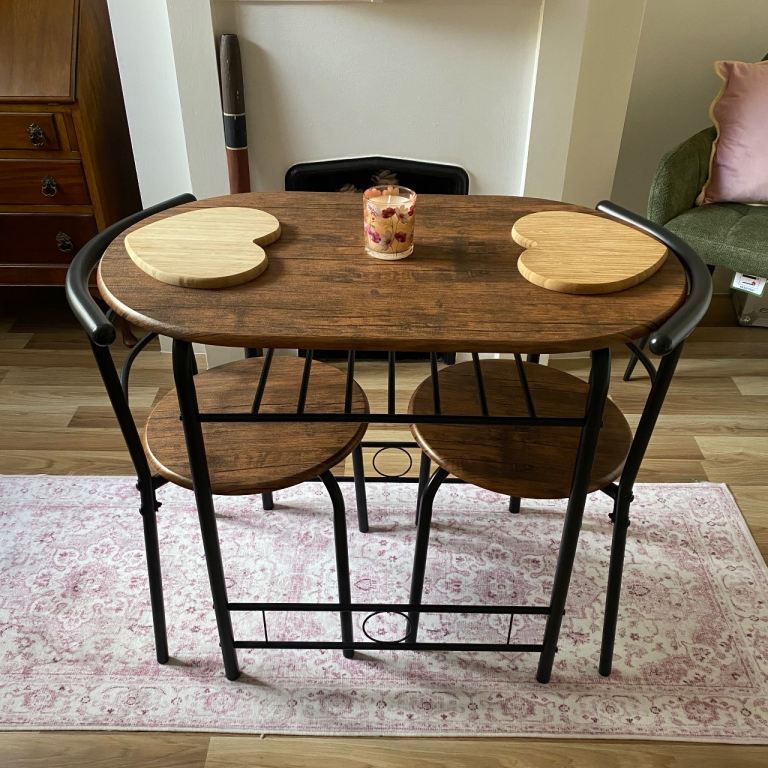 Table and chairs space saver 