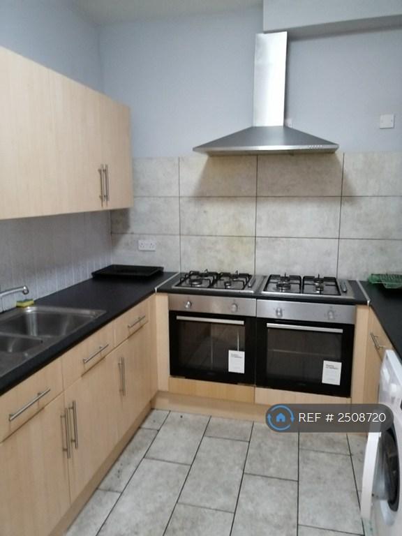 Studio flat in Bedford Street Roath, Cardiff, CF24 (#2508720)
