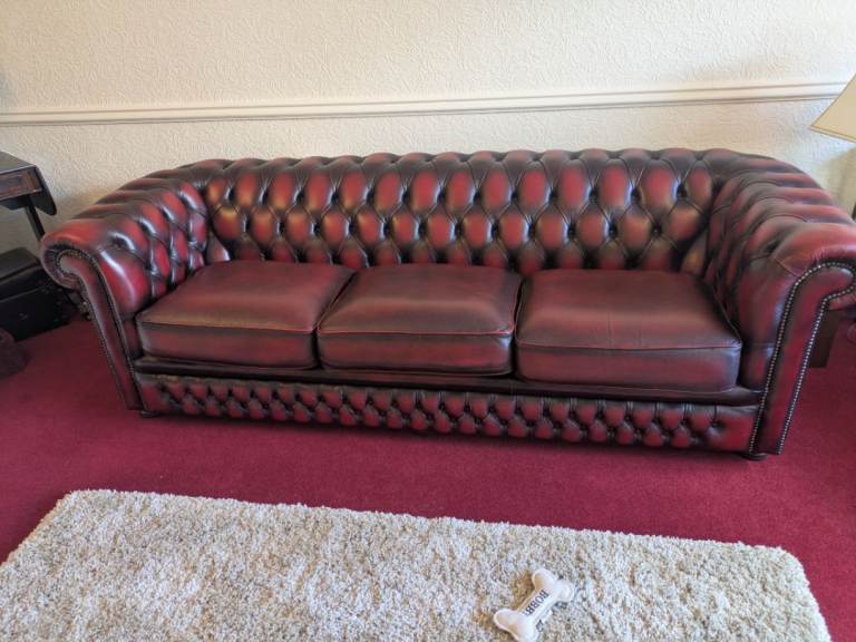 Lovely Leather Chesterfield sofa