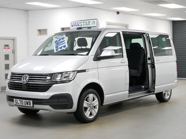 70 VW TRANSPORTER SHUTTLE 2.0 TDI 150 BHP LONG SE DSG AUTO 9 SEATER ( SAT NAV )