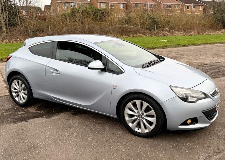 2014 (64) VAUXHALL ASTRA GTC SRI 1.4 PETROL FULL SERVICE HISTORY LEZ COMPLIANT 