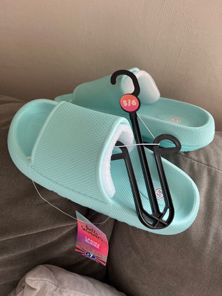 Brand new sliders size 5/6