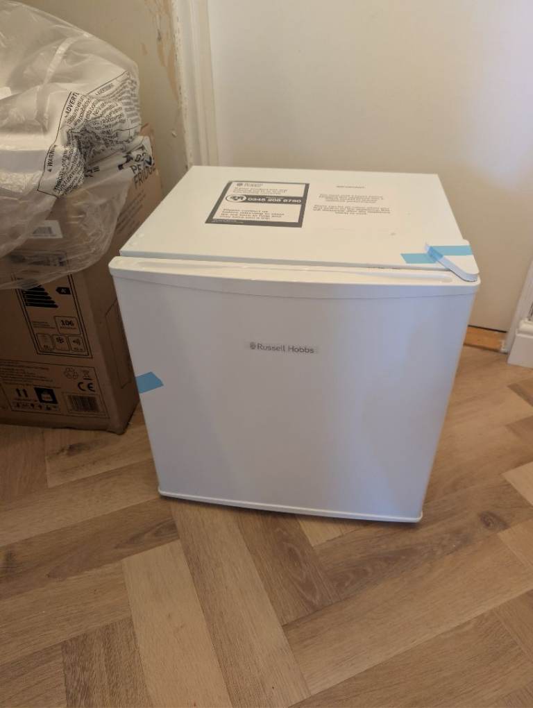 russell hobbs table top fridge
