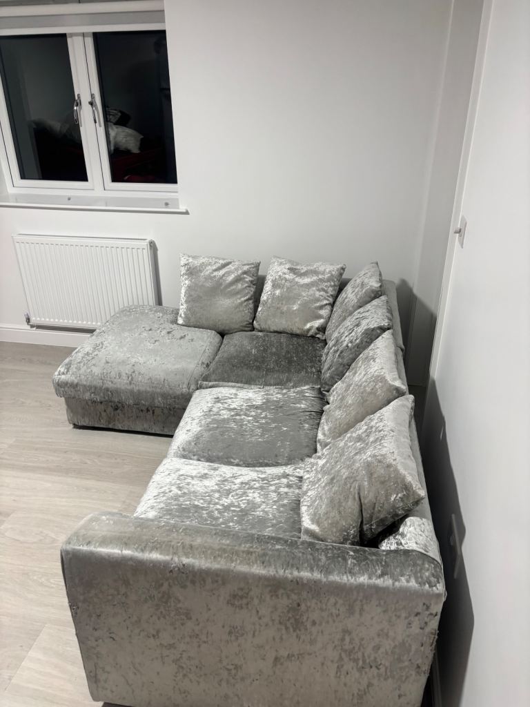 CRUSHED VELVET CORNER SOFA (CAN DELIVER)