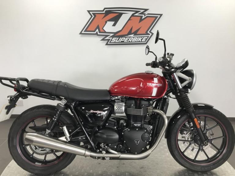 TRIUMPH BOVVEVILLE STREET TWIN 900, 2016/16, 11,645 MILES WITH FSH