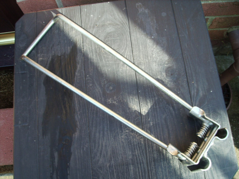 Mantis tiller kick stand for 2 or 4 stroke machines - nice condition