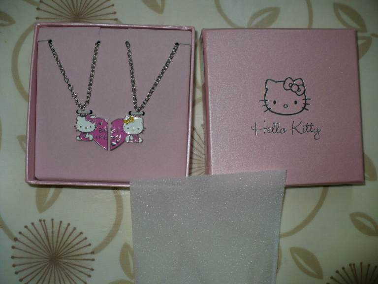 New in box Hello Kitty Best Friends 2x Sterling Silver Chains Necklaces Jewellery