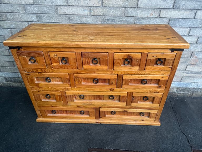 Rustic Solid pine merchant chest of drawers very good condition possible delivery
