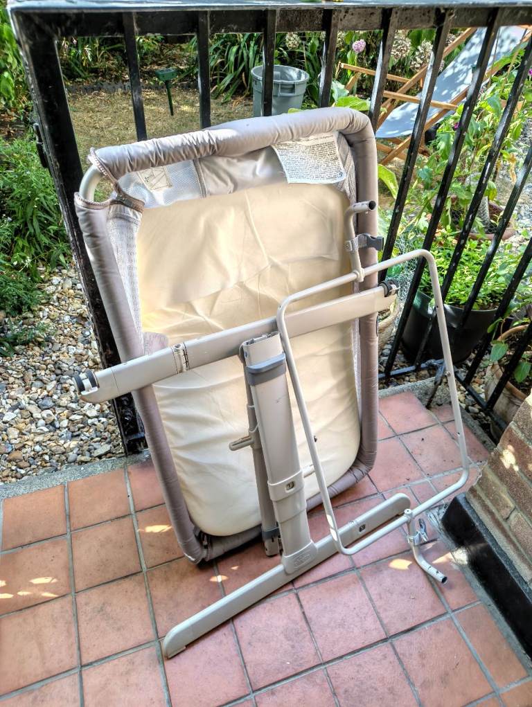 Next to Me Cot - Chicco - Free