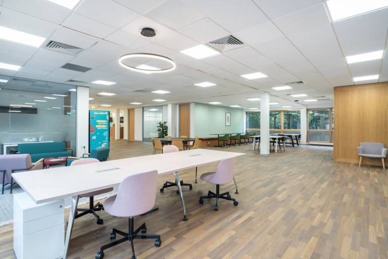 Bristol - BS1 3AG \ All-Inclusive Office Space for 4 Workstations