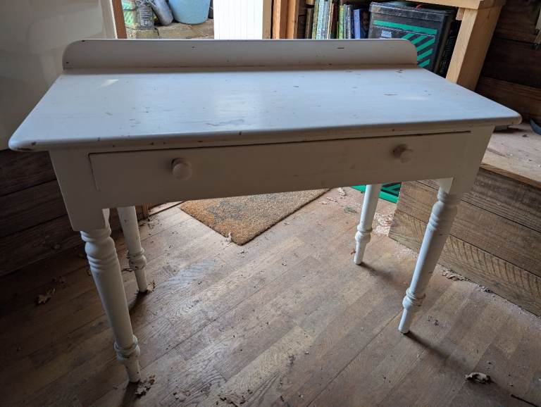 Dressing table / small desk