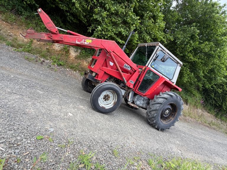 Massey Ferguson 575 + mf80 loader 