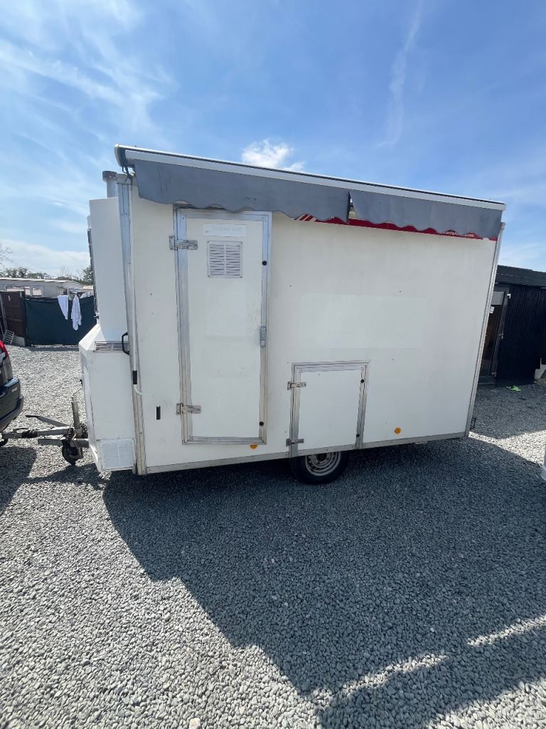 Utility/shower block